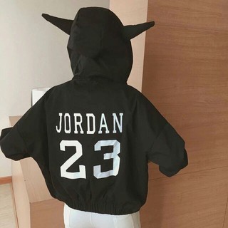 Áo khoác hai sừng 23