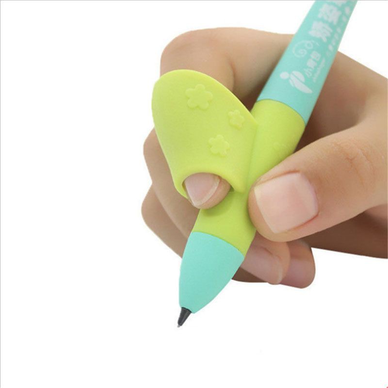 6 dụng cụ điều chỉnh tư thế cầm bút cho trẻ em