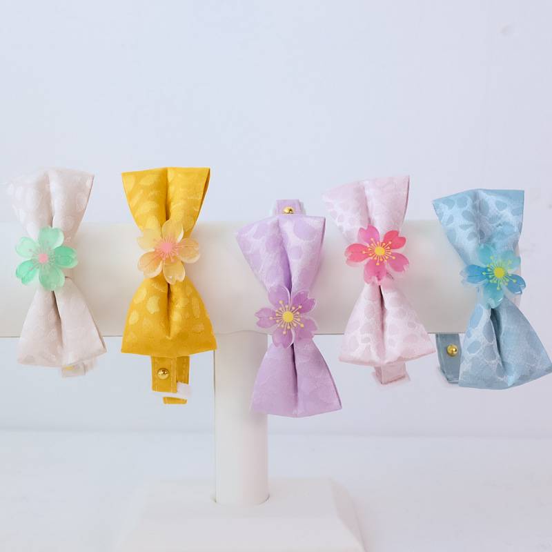 Vòng Cổ Chống Thất Lạc Hình Hoa Màu Dạ Quang Có Khóa An Toàn Dành Cho Thú Cưng