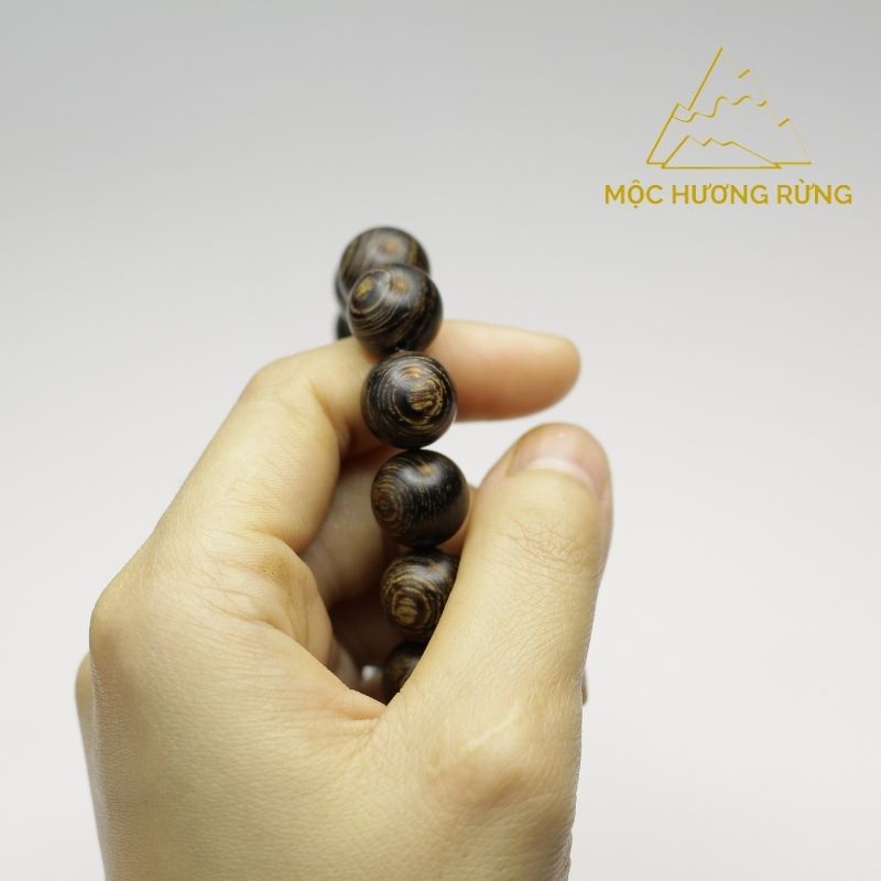 Vòng Trầm Hương Hạt Tròn Đơn Sánh Chìm