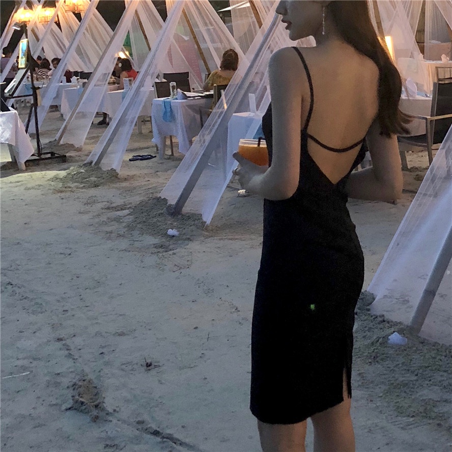 Đầm IELGY hai dây dáng chữ A màu đen trơn thời trang đi biển xinh xắn dành cho nữ