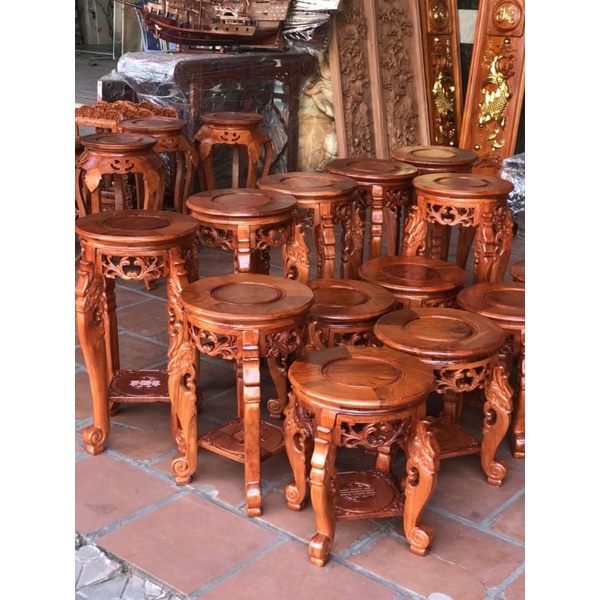 Đôn chân rồng gỗ hương kích thước cao 50 cm. mặt 30 cm.