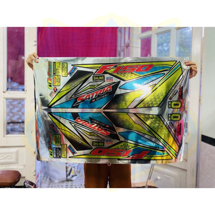 ( Quí khách vui lòng mang ra tiệm cho thợ dán ) Tem satria fi chất liệu CROM cao cấp