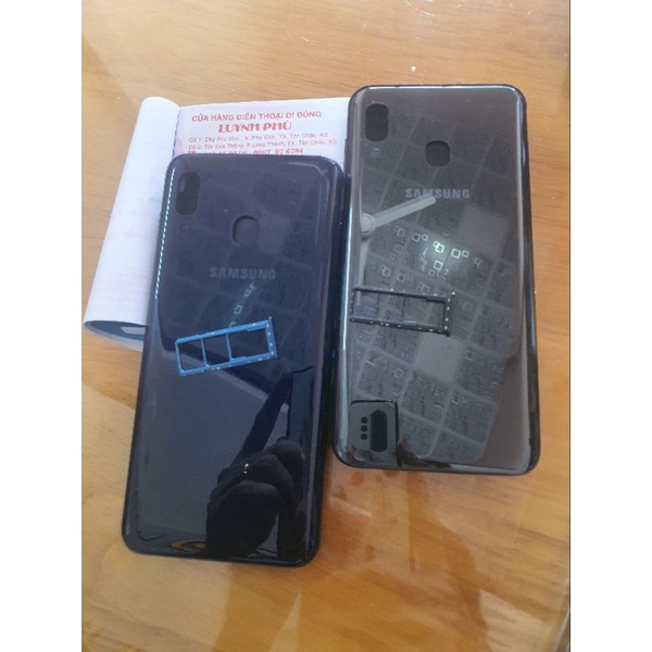 vỏ samsung A20 có khay sim khung sườn,kính camera