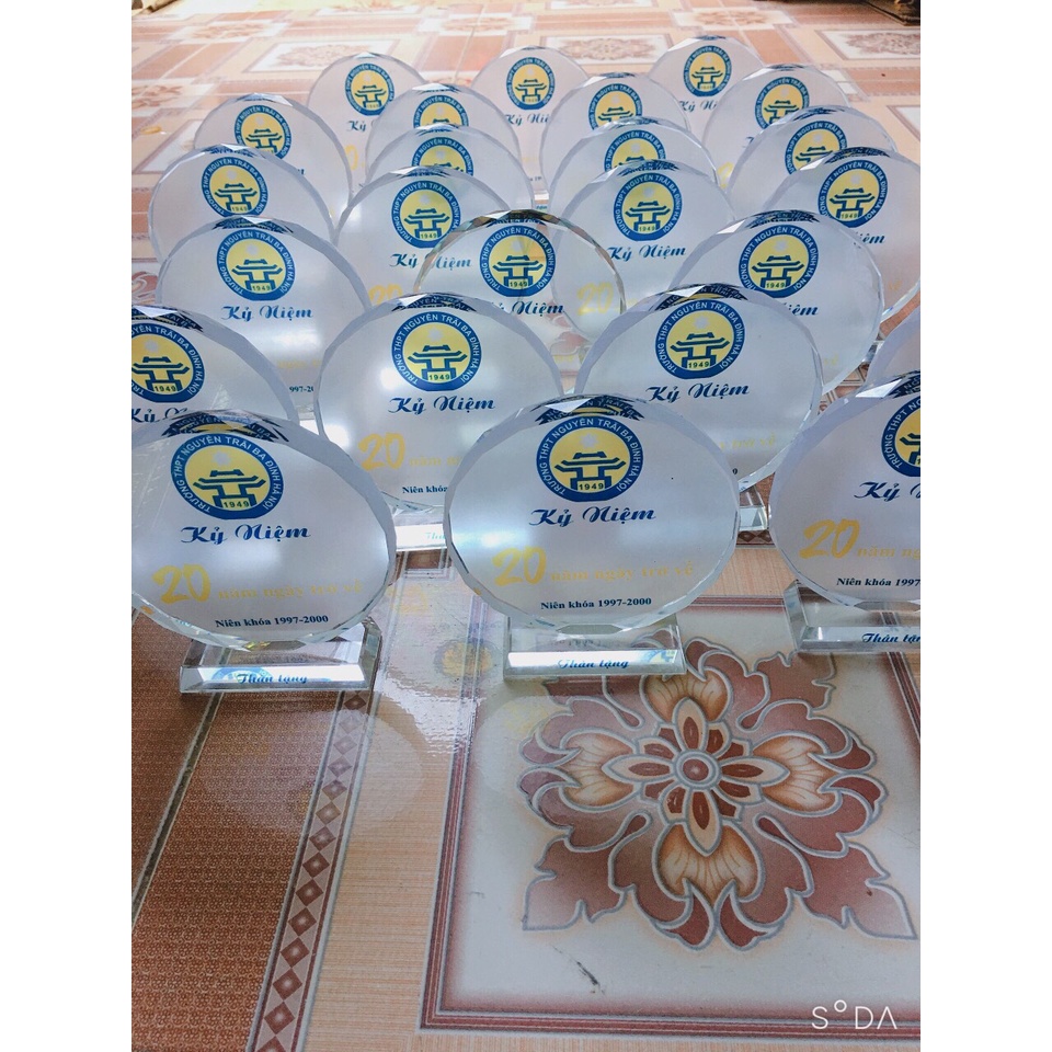 Pha lê hoa thái dương, kỷ niệm chương, pha lê tròn