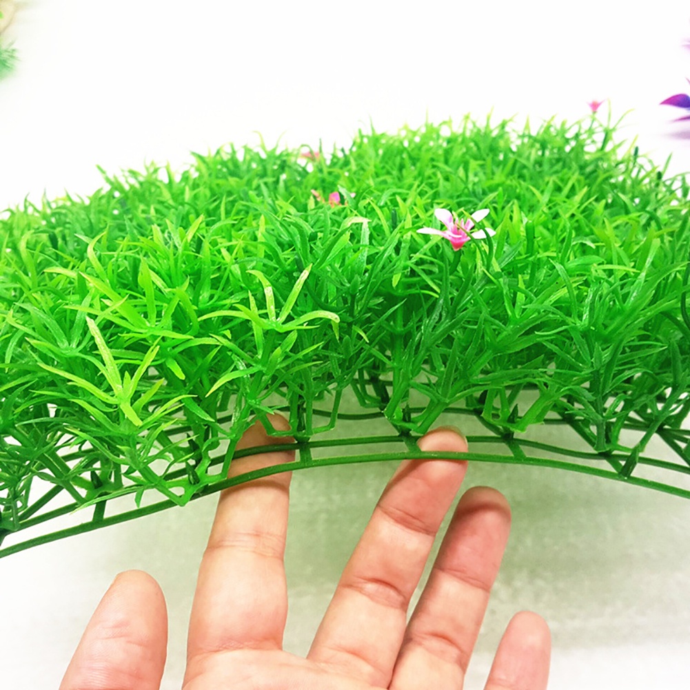Thảm cỏ nhân tạo màu xanh lá sống động trang trí bể cá