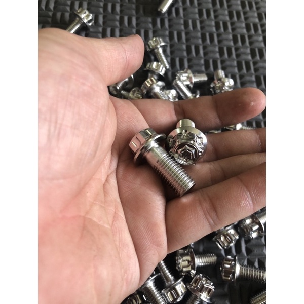 Bộ 2con ốc inox304 mẫu M3 gắn pas heo cho Honda,Yamaha
