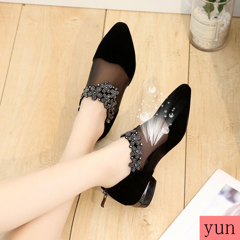 Giày Đế Thấp Phối Ren Lưới Thoáng Khí Phong Cách Mới Dành Cho Phụ Nữ Trung Niên