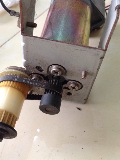 Motor servo điện áp từ 12-24v