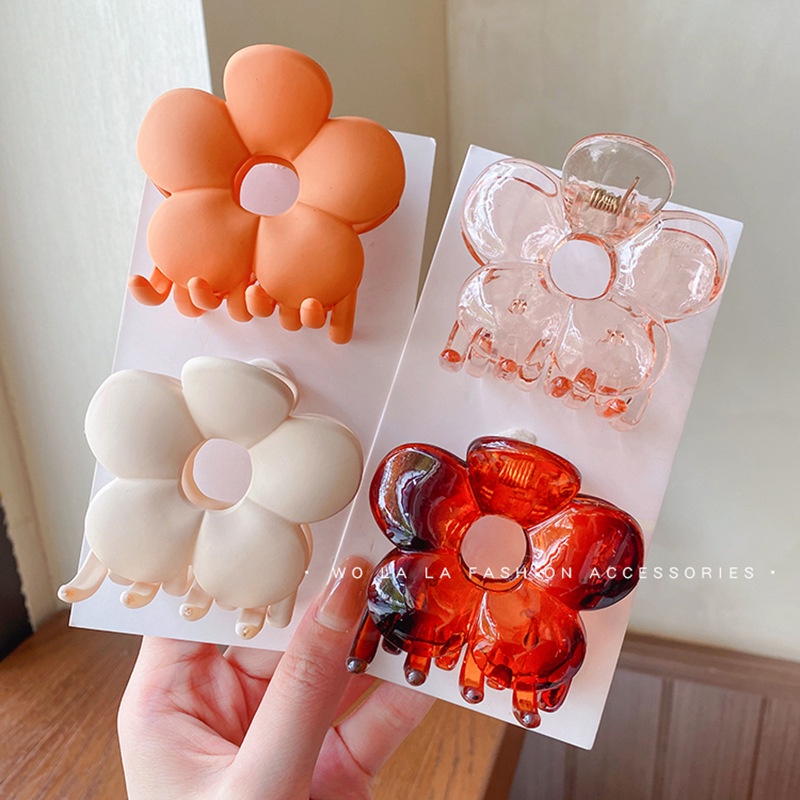 Kẹp tóc cánh hoa lớn phong cách màu sắc