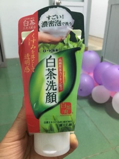 Sữa rửa mặt trà xanh Nhật Bản