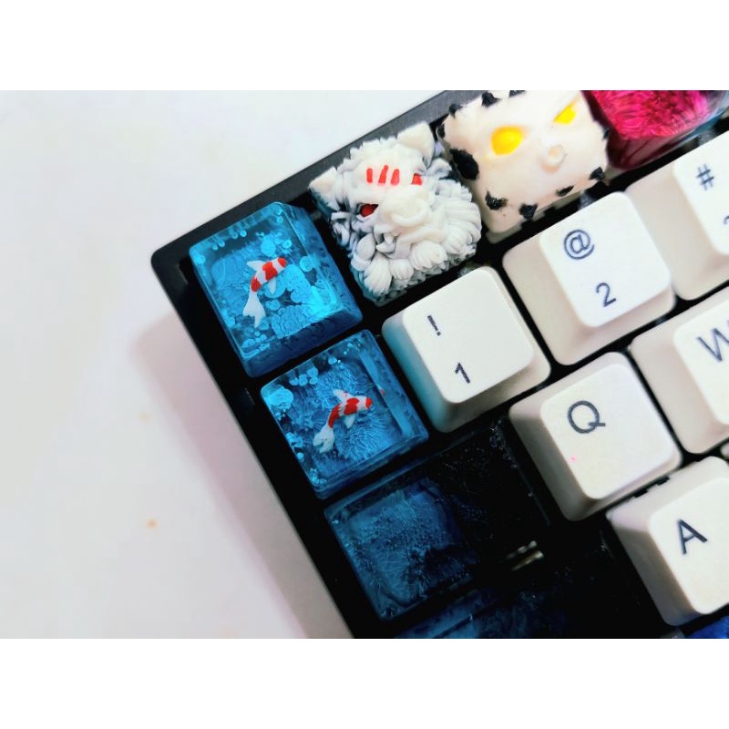 Keycap resin cá koi nhỏ tone xanh dương trang trí bàn phím cơ gaming