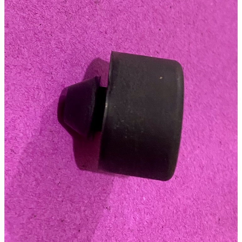 Cao su đỡ chân chống phụ Yamaha Mio Chính Hãng