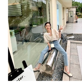 Giày mũi tròn đế thấp phối nút tròn thời trang cho nữ