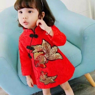 Váy sườn xám hình thêu