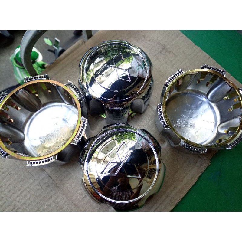 1 Chụp hub la zang bánh xe Mitsubishi Pajero V31 V32 V33 V43 V45