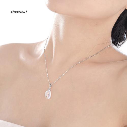 Bộ nữ trang đính đá kiểu dáng sang trọng