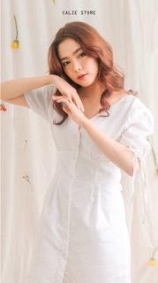 ĐẦM trắng CỔ V chất liệu dày dặn