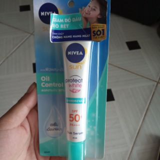 Tinh chất chống nắng nivea