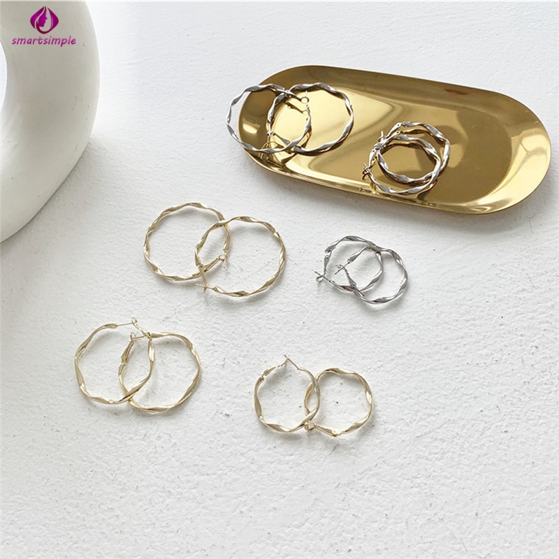 Đôi Khuyên Tai Hình Tròn Thiết Kế Đơn Giản Thời Trang Cho Nữ