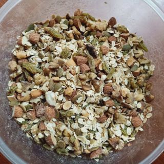 1kg Hạt mix 6 loại ngũ cốc điều, óc chó, hạnh nhân, nho, bí, yến mạch