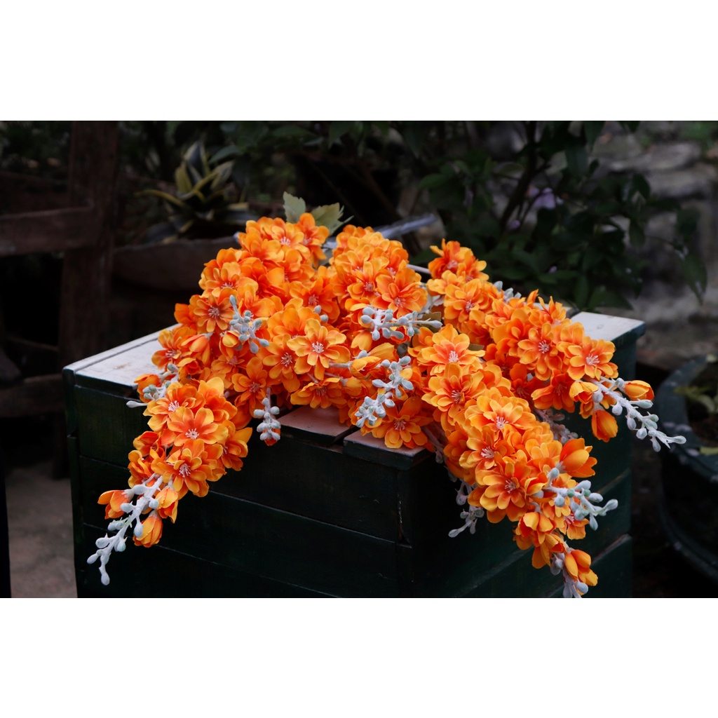 Hoa Phi Yến lụa