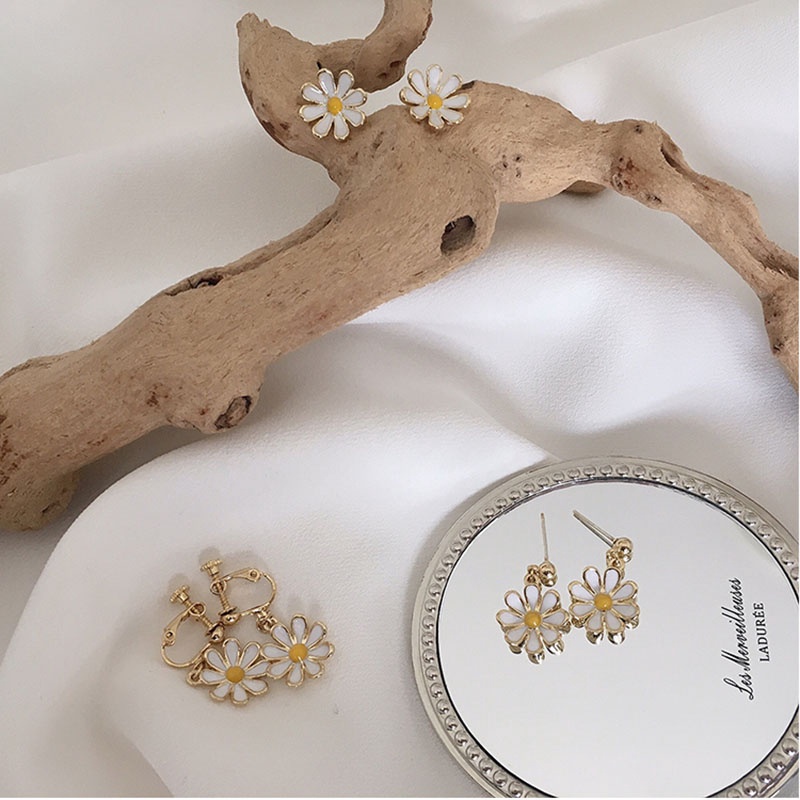 Bông Tai Hình Hoa Cúc Phong Cách Hàn Quốc Dễ Thương Thời Trang Cho Nữ