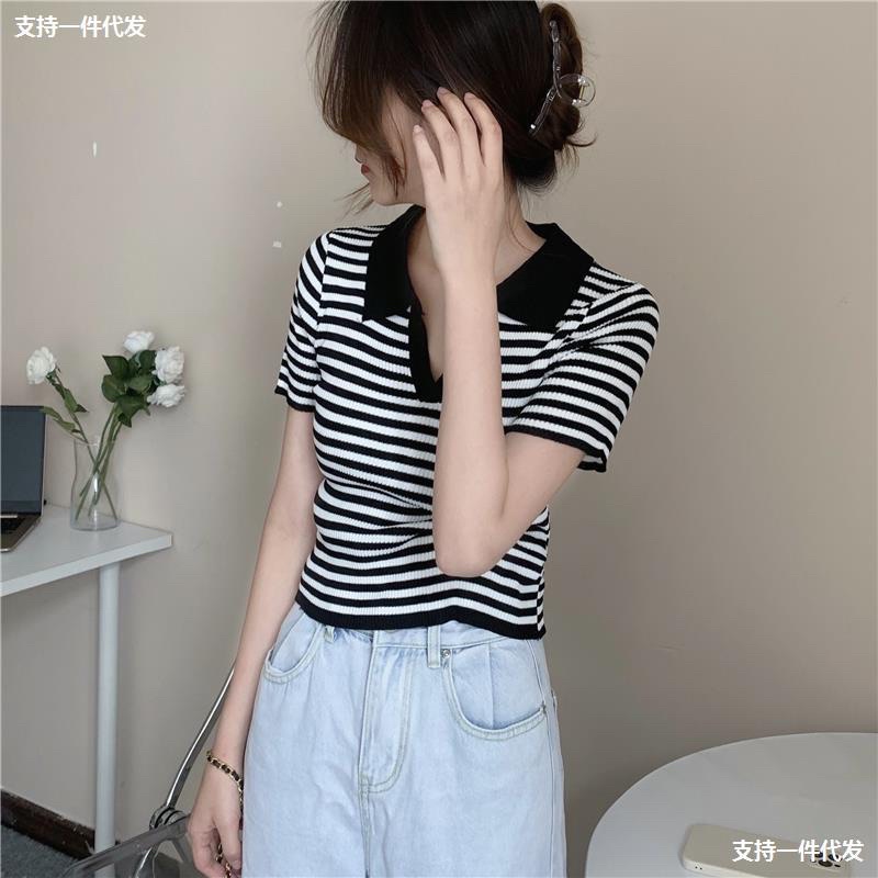 Áo len polo cổ bẻ V kẻ ngang | BigBuy360 - bigbuy360.vn