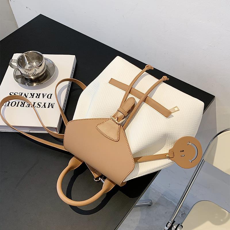 Balo kiểu dáng thời trang sành điệu cho nữ IELGY