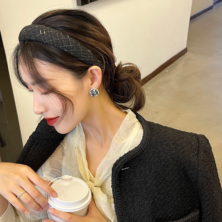 Khuyên Tai Nữ Đính Đá Hình Vuông Sang Trọng