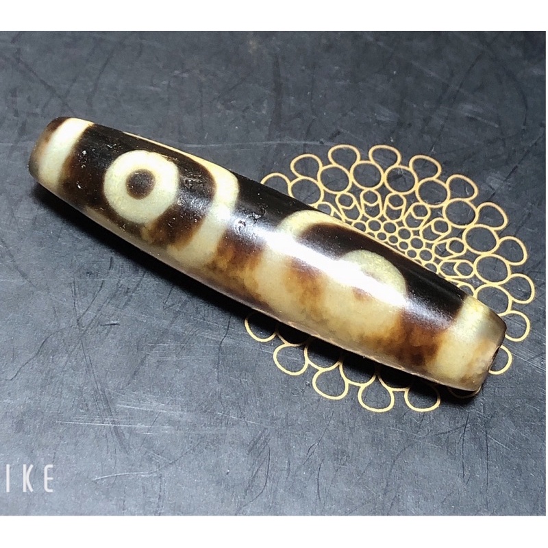 Mặt dây chuyền đá dzi 3 mắt