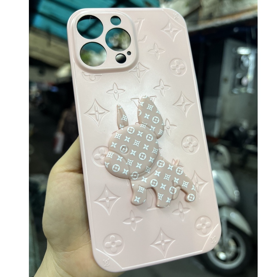 VIỀN VUÔNG BAỎ VỆ CAMERA  Ốp điện thoại nền hồng Hình Chó Bull logo LV 3D cho IPHONE 7 8 X XS 11 12 13 PLUS PRO MAX