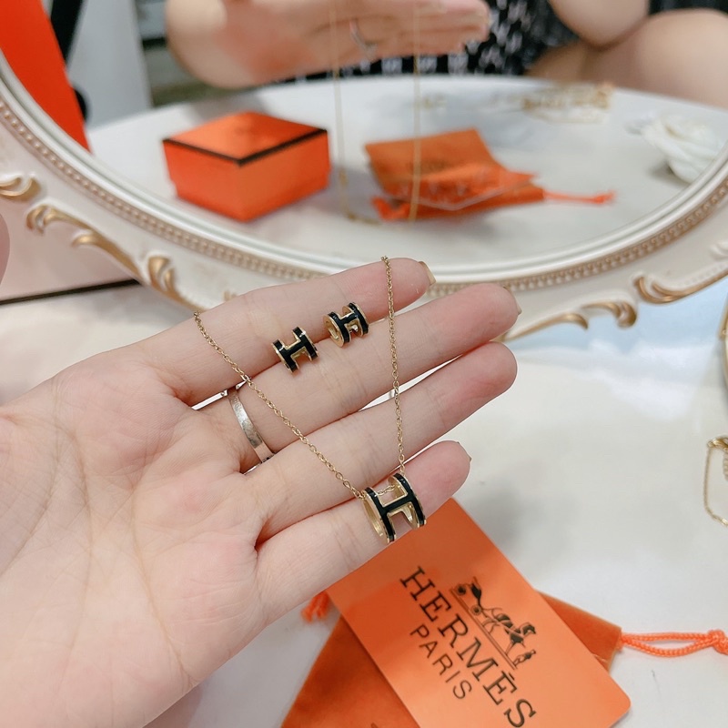 Sét HM 3 màu titan siêu bền đẹp( vòng cổ và khuyên tai)