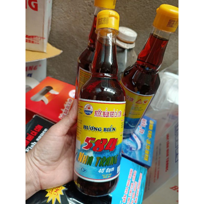 Nước mắm Nhĩ 584 Nha Trang  35-40 độ đạm
