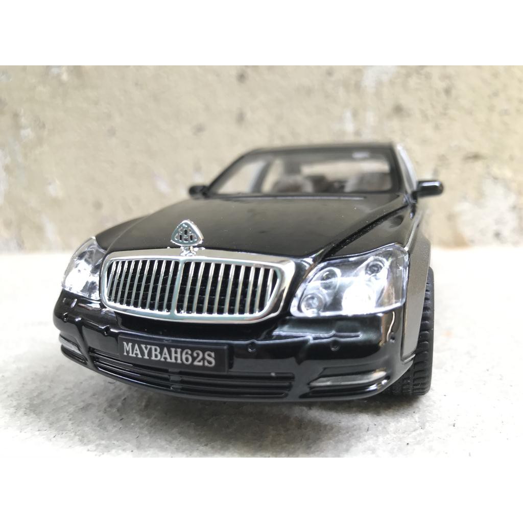 Mô hình xe ô tô MERCEDES Maybach S62 1:24