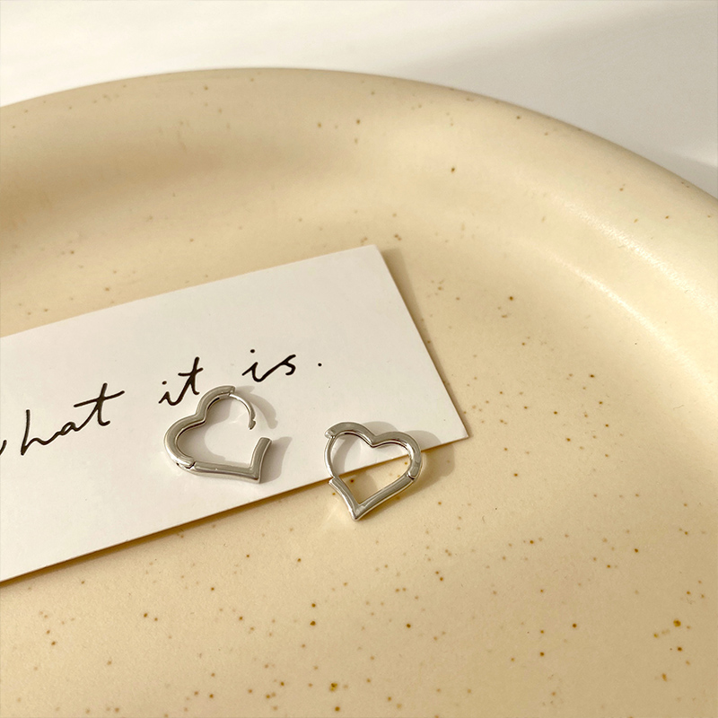 Đôi Bông Tai Hình Trái Tim Xinh Xắn Dành Cho Nữ