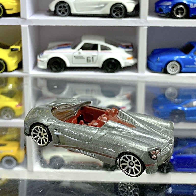 Xe mô hình Hot Wheels Loose 17 PAGANI HUAYRA ROADSTER - Grey - tỉ lệ 1:64
