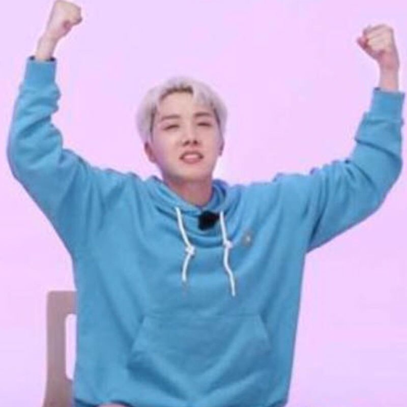 Áo hoodie giống Suga Jhope BTS mặc