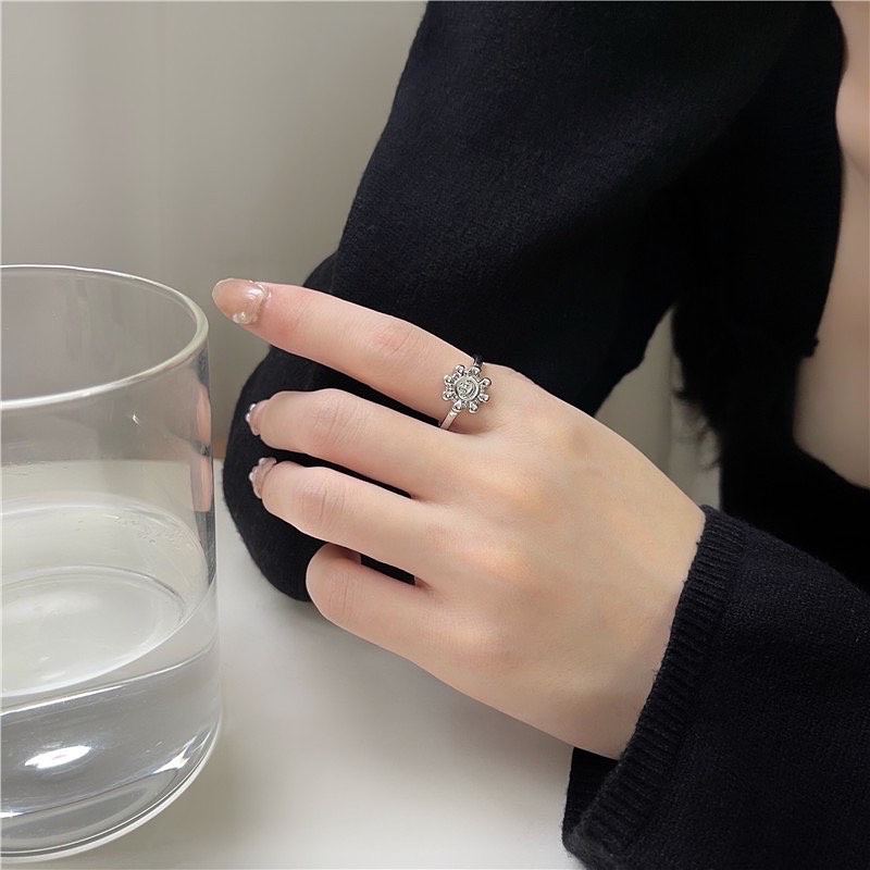 Nhẫn xinh nhẹ nhàng có thể điều chỉnh được kích thước