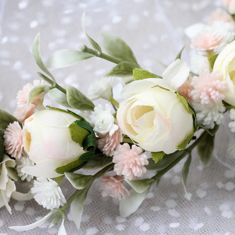 Vòng Hoa Hồng Nhân Tạo Cài Tóc Cho Cô Dâu