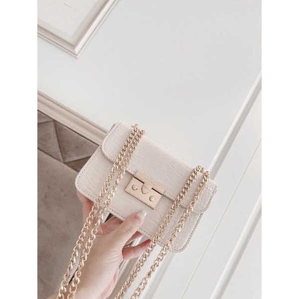 Túi đeo chéo dáng hộp