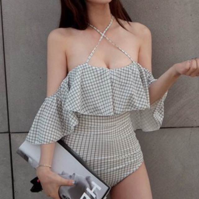 Bikini kẻ caro