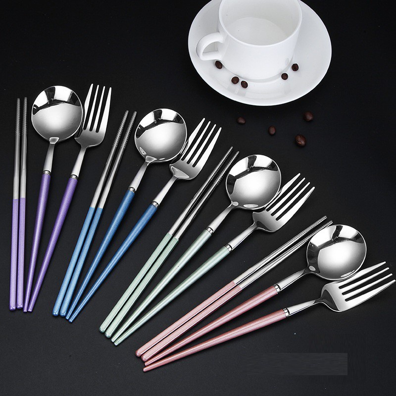 Bộ Đũa, Thìa, Dĩa inox 304 Cao Cấp Thuận Tiện Dùng Trong Bữa Cơm Văn Phòng - Tặng Kèm Hộp Và Túi Đựng