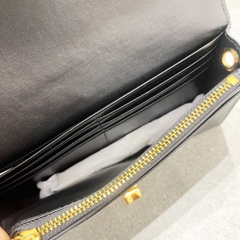 Ví dáng dài da sần khoá xoay 2022