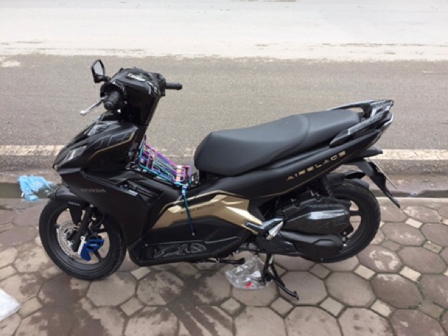 Baga titan 10 ly xe air blade 2020-2022