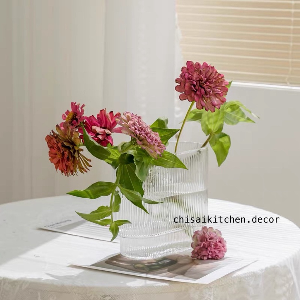 Bình hoa thủy tinh sọc phong cách Minimalist, Bình hoa trang trí phong cách tối giản