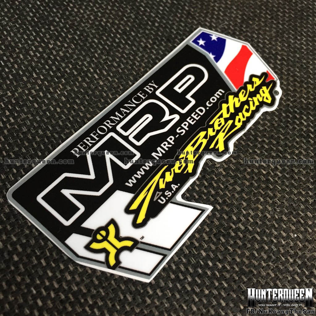 Logo TBs racing. Kích thước 10.4 x 5.8cm. Hình dán decal siêu dính. Chống nước, tem đua trang trí.