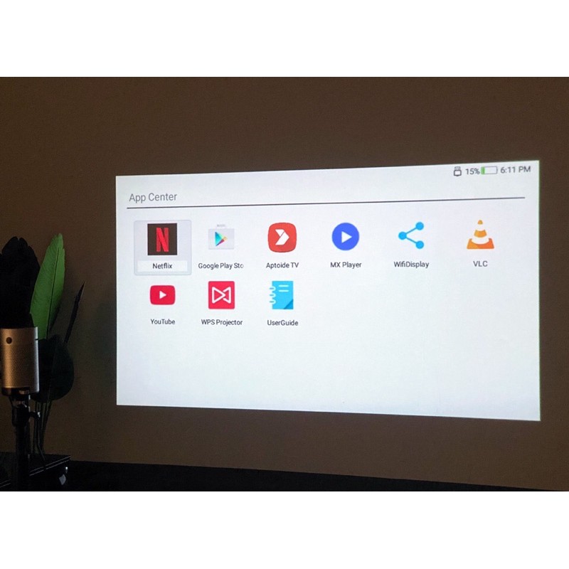 Máy chiếu mini không dây P7 150 inch full HD của hãng Byintek chức năng loa Bluetooth