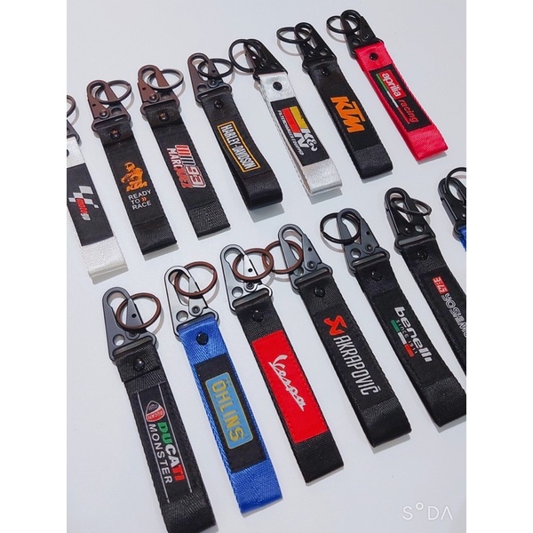 Móc khoá thép không gỉ kết hợp dây logo thêu cách hãng xe HONDA, YAMAHA, SUZUKI, BMW,...