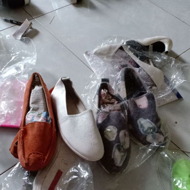 Giầy Hoàng Thư 300k